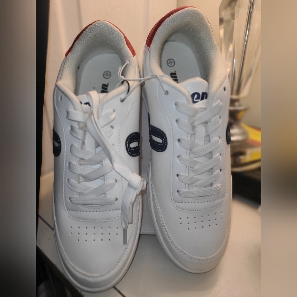 PENN White Sneakers Wilson Size 7 Brand New